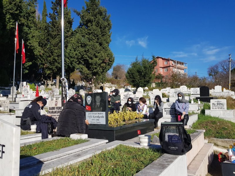 Şehit Müdür Karakurdu mezarı başında dualarla anıldı - 3