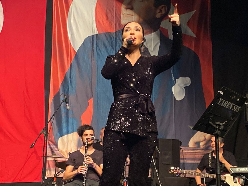 ÜNLÜ SANATÇI SMA HASTASI ÇOCUKLAR İÇİN KONSER VERDİ - 1