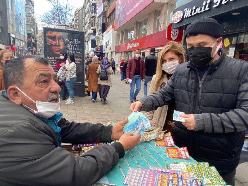 Yılbaşı piyango biletleri satışa çıktı - 1