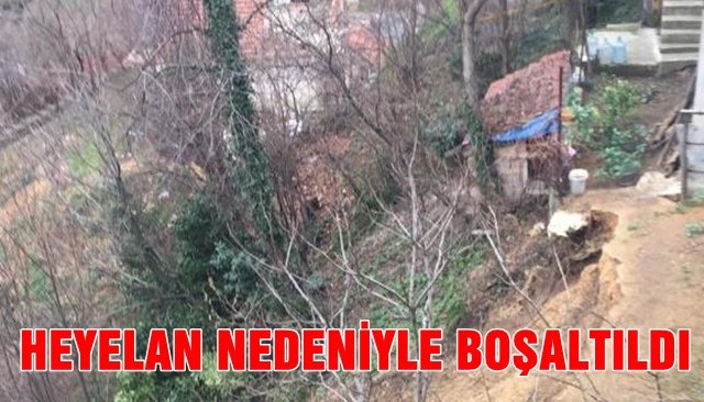 Tek katlı bina heyelan nedeniyle boşaltıldı