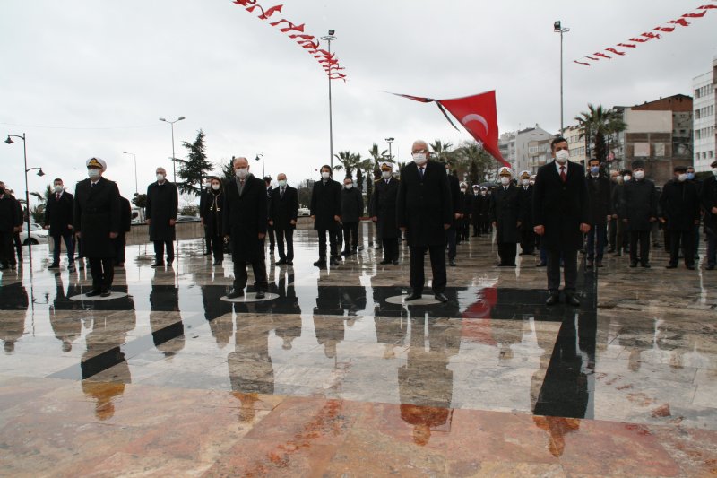 18 Mart Şehitler Günü ve Çanakkale Deniz Zaferi’nin 106. Yıldönümü… ÇELENKLER KONULDU - 2