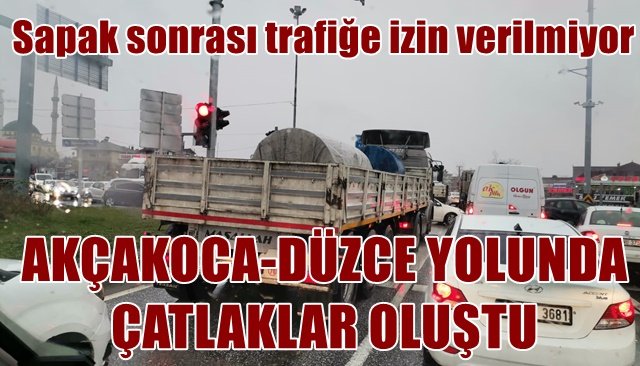 AKÇAKOCA-DÜZCE YOLUNDA ÇATLAKLAR OLUŞTU