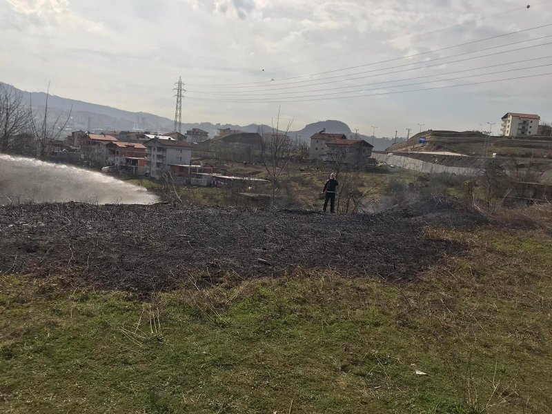 Bahçe temizliği sırasında yangın çıktı  - 1