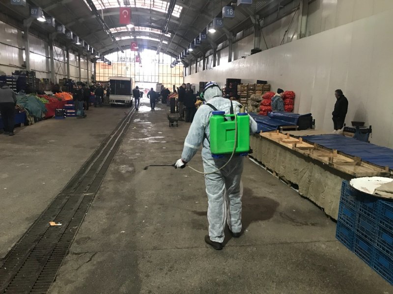 Belediye, pazar yerini dezenfekte etti - 2
