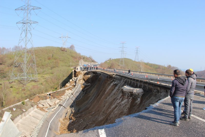 Düzce Zonguldak yolu çöktü - 6