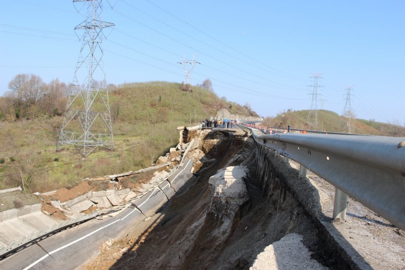 Düzce Zonguldak yolu çöktü - 7