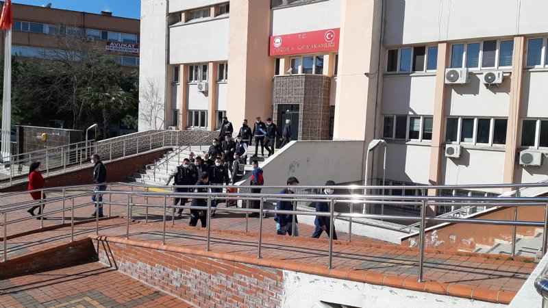 İki güvenlik görevlisini yaralayan baba ve oğlu tutuklandı - 1