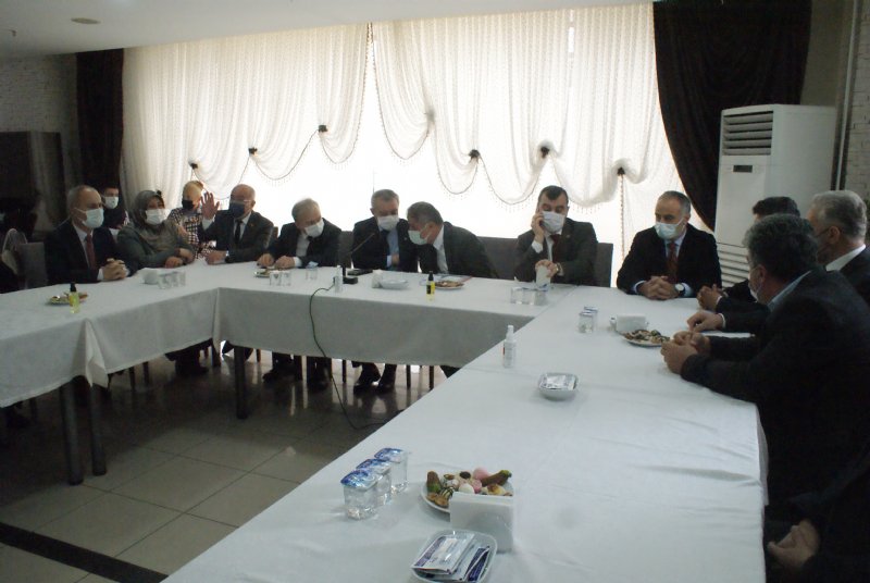 Ak Partili vekillerin gündeminde Erdemir’e işçi alımı vardı - 1