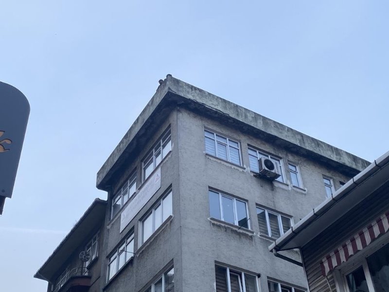 CEZAYA KIZIP ÇATIYA ÇIKTILAR - 1