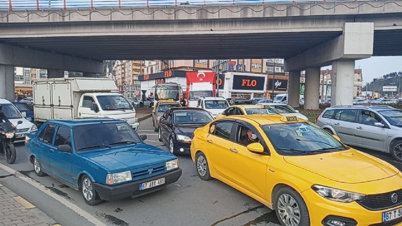 EREĞLİ TRAFİĞİNİN ÇÖKTÜĞÜ AN... - 9