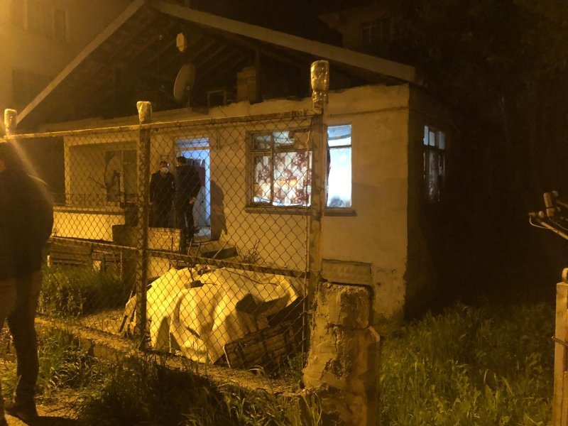 Evinde ölü bulunan kadının eşyaları ırmaktan çıkartıldı - 1