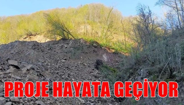 HEYELAN YOLU TRAFİĞE KAPATTI