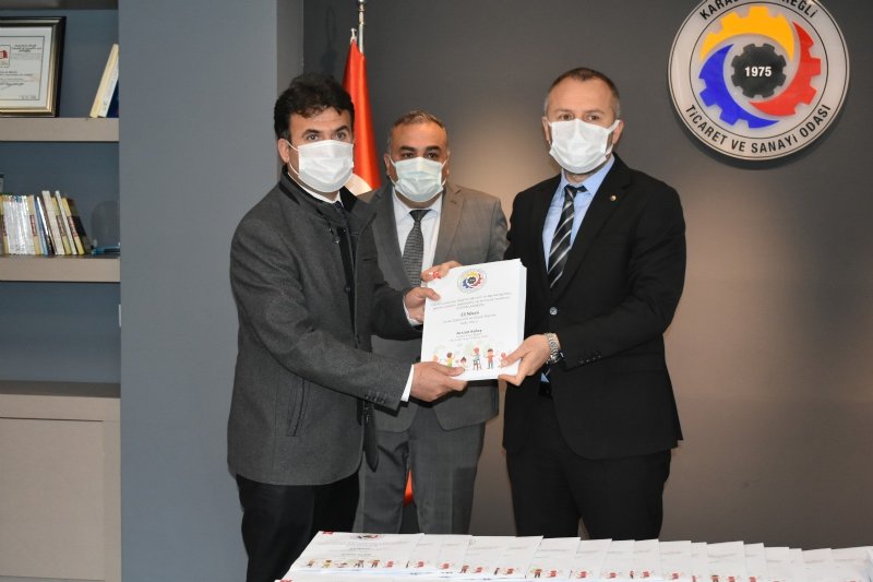 İLKOKUL ÖĞRENCİLERİNE 24 BİN KİTAP HEDİYE EDİLDİ - 2
