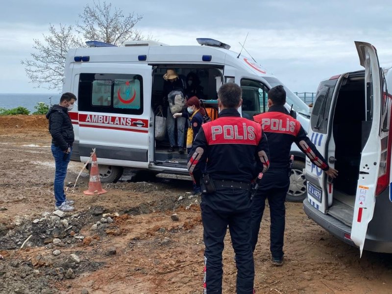 Kalacak yeri olmayan kadın plaja sığındı - 3