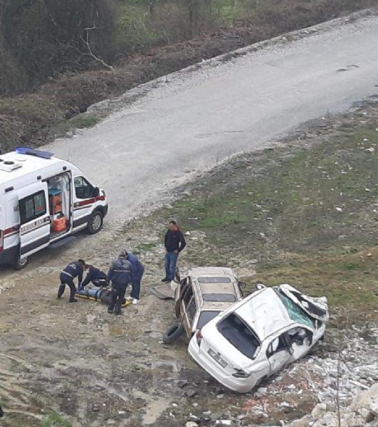 Kontrolden çıktı,  başka bir aracın üstüne uçtu - 1