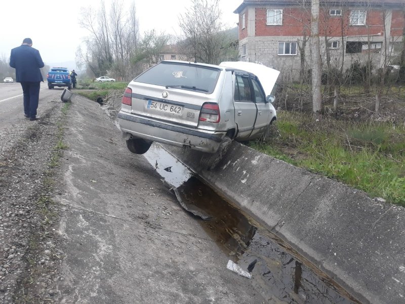 Otomobil su kanalına girdi…  3 YARALI  - 4