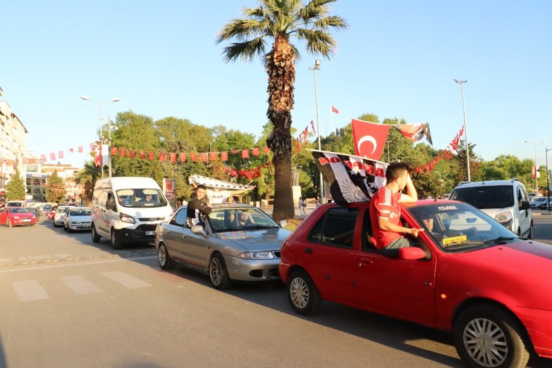 ŞAMPİYONLUĞU BÖYLE KUTLADILAR - 16