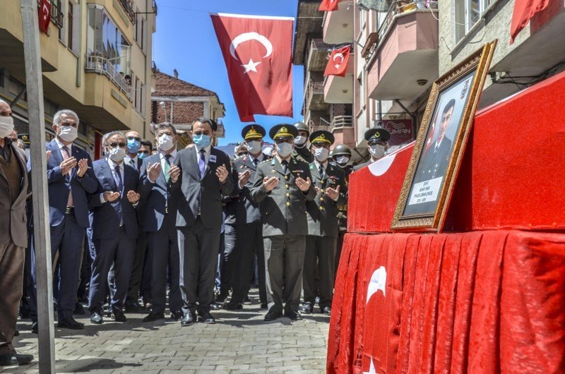 ŞEHİT UZMAN ÇAVUŞ MURAT NAR, TOPRAĞA VERİLDİ - 1