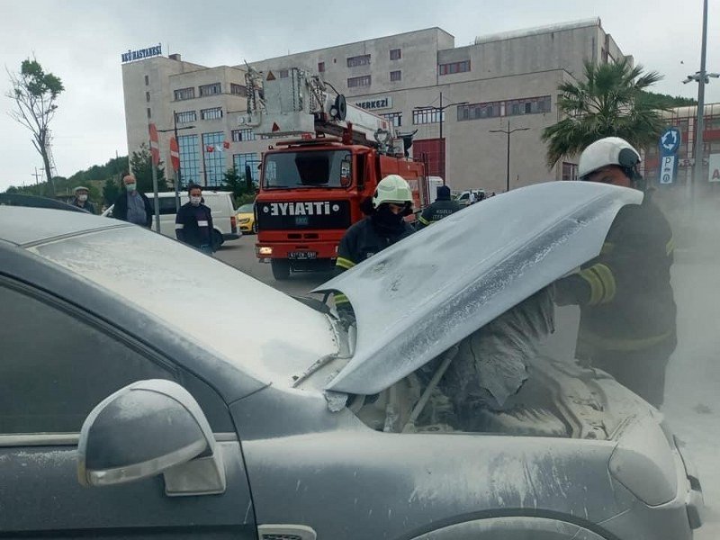 SEYİR HALİNDEKİ ARAÇTA YANGIN ÇIKTI - 2
