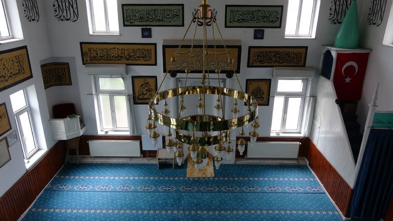 CAMİNİN ALTINDAKİ KİLİSE KALINTILARI GÜN YÜZÜNE ÇIKARTILMAYI BEKLİYOR - 1