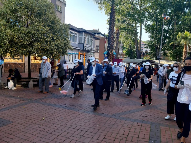 EL ELE VERDİLER KENTİ TEMİZLEDİLER - 3