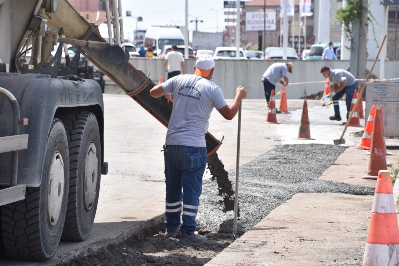 Enerji hatları tamam sıra kaldırımlarda… - 1