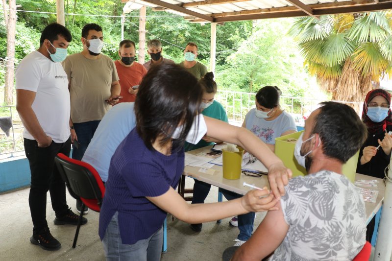 Maden işçileri aşı sırasına girdi - 1