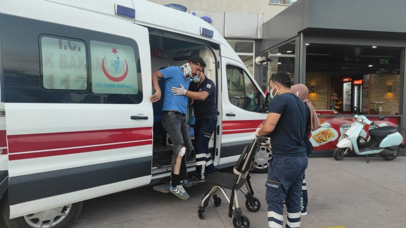 ÖNCE KAZA SONRA KAVGA 4 YARALI - 6