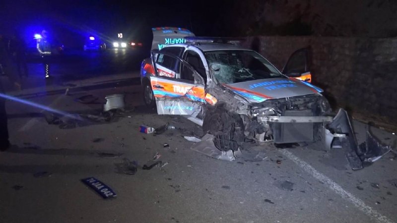 Ters şeride giren cip jandarma aracına çarptı… 2´Sİ ASKER 4 YARALI - 4