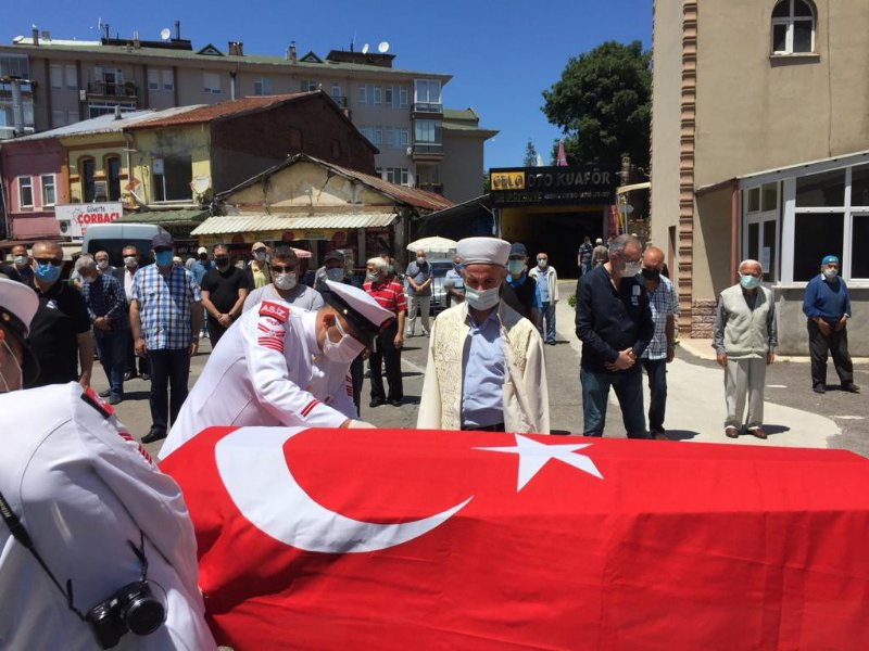 TÜRK BAYRAĞI, KIZINA TESLİM EDİLDİ - 3