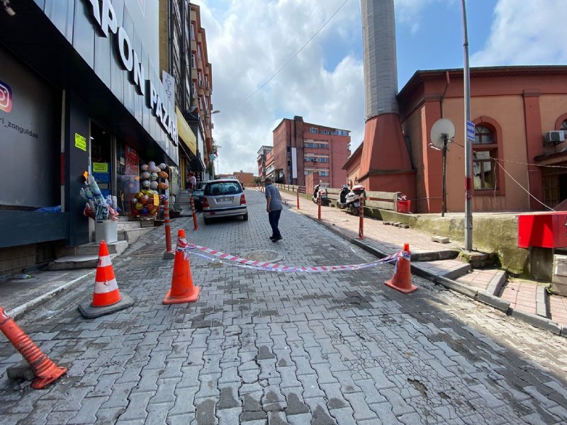 YAĞIŞ SONRASI HASTANE YOLU KULLANILMAZ HALE GELDİ - 2