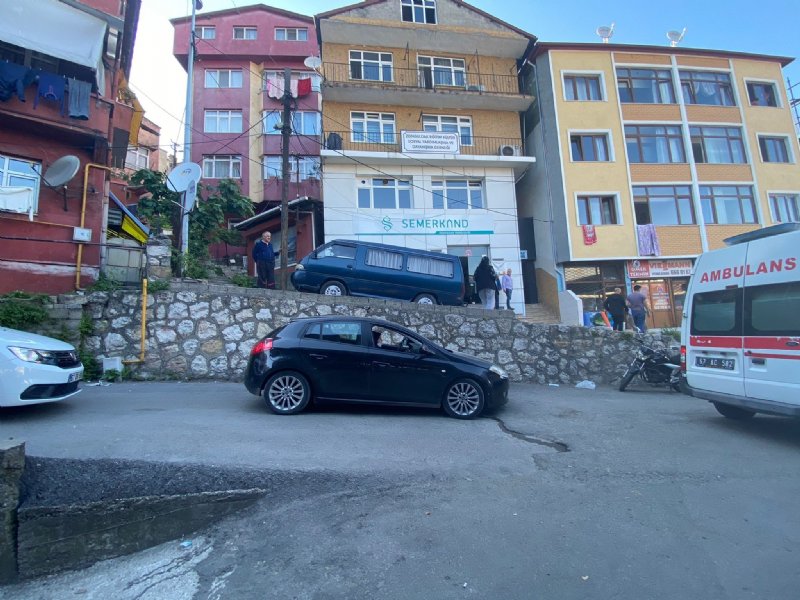 YAŞLI ADAM BETON ZEMİNE DÜŞTÜ - 2