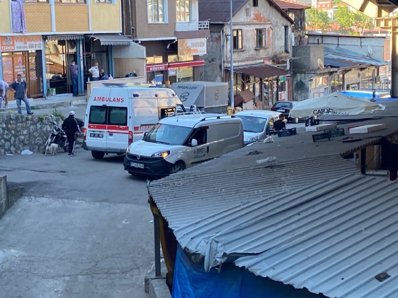 YAŞLI ADAM BETON ZEMİNE DÜŞTÜ - 3
