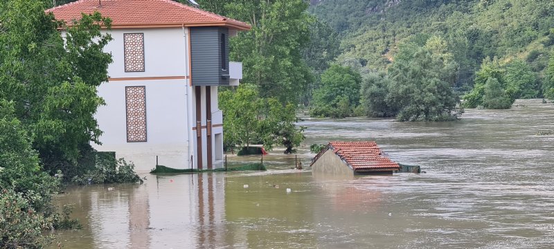 BARAJ KAPAKLARI AÇILDI... YARAŞLIYÖRÜK SULAR ALTINDA! - 3