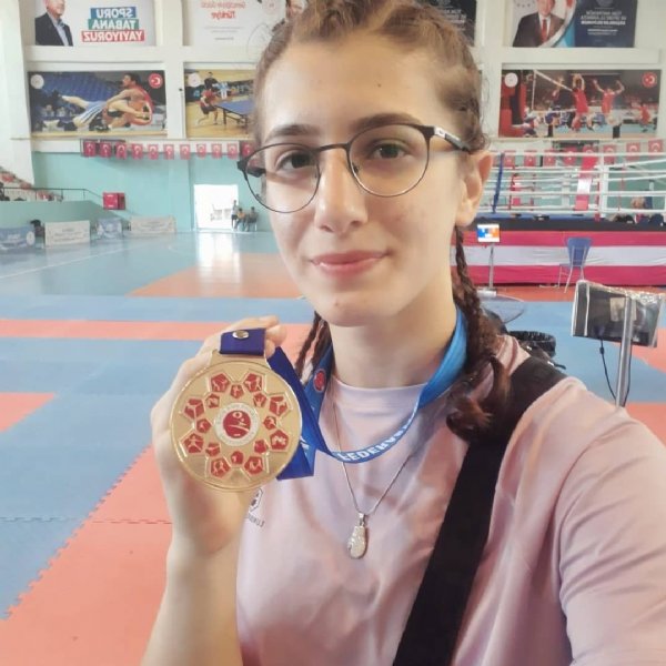 KİCK BOKS ŞAMPİYONU OLDU - 1