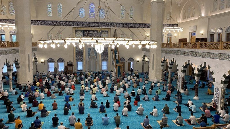 UZUNMEHMET CAMİİ’NDE İLK BAYRAM NAMAZI - 3