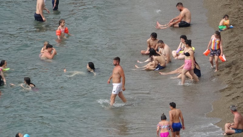 Vatandaşlar bayramda sahillere akın etti - 2