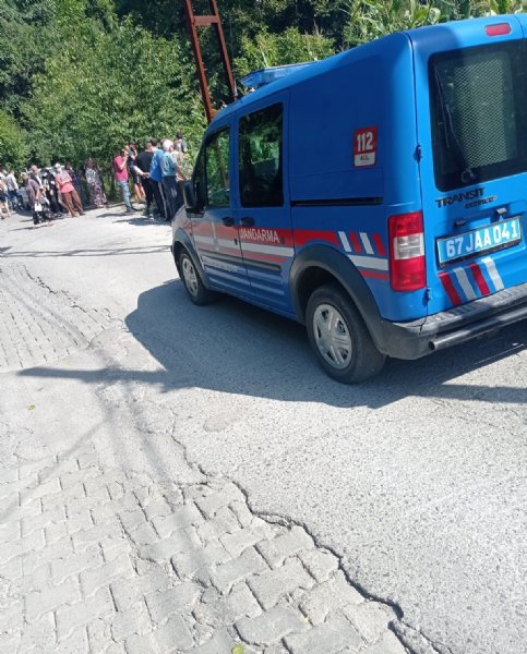 Yaşlı adam bahçede ölü bulundu - 1