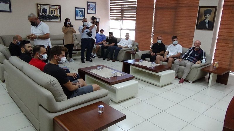 BELEDEYİSPOR, İKİ ÖNEMLİ FUTBOLCUYU RENKLERİNE BAĞLADI - 3