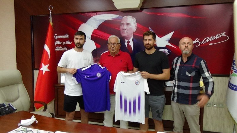 BELEDEYİSPOR,  İKİ ÖNEMLİ FUTBOLCUYU RENKLERİNE BAĞLADI  - 4