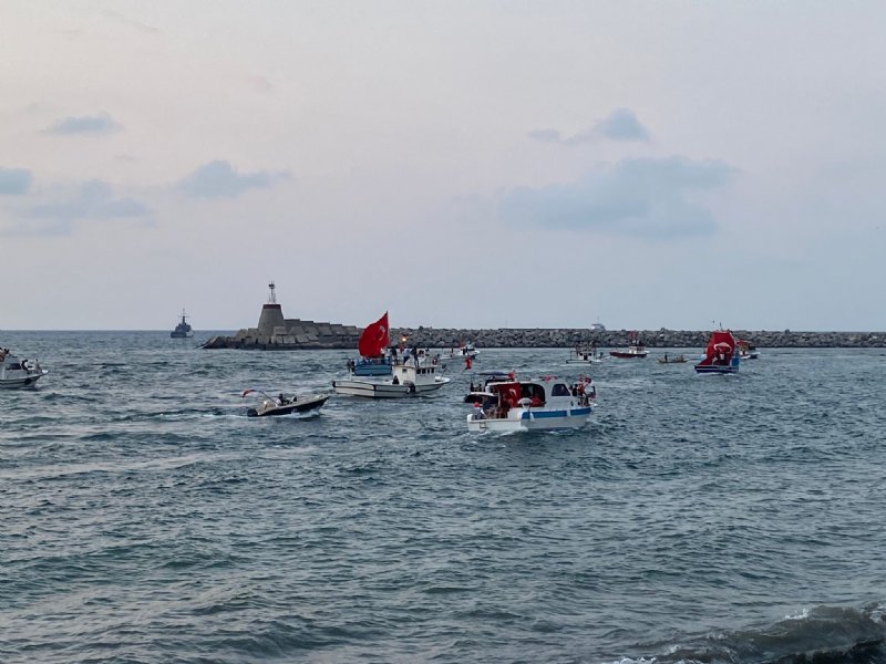  Deniz üstünde Zafer Bayramı coşkusu - 1