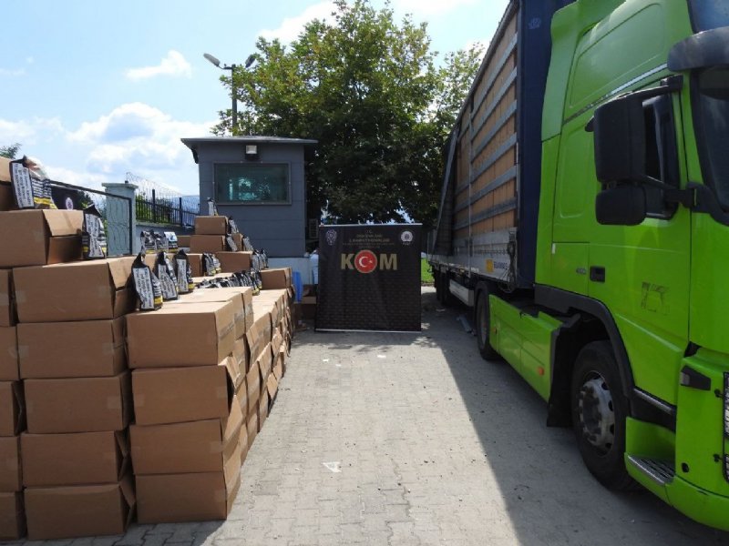 Düzce´de düzenlenen operasyonla ele geçirildi… TAM 9 TON 616 KİLO! - 1