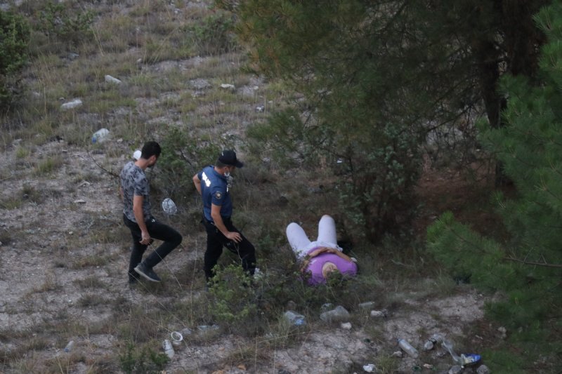 Kanyonda dengesini kaybetti, 20 metre yükseklikten düştü… YARALANDI - 2