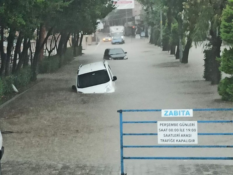 KASTAMONU´DA SAĞANAK YAĞIŞ ETKİLİ OLDU! - 3
