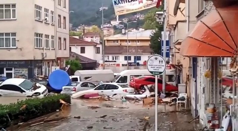 TAMAMEN SULAR ALTINA KALDI; FOTOĞRALAR KORKUNÇ! - 17