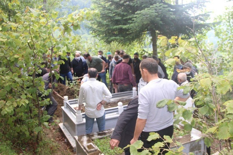 AĞAÇTAN DÜŞEN GAZİ, GAZİLER GÜNÜ’NDE TOPRAĞA VERİLDİ - 5