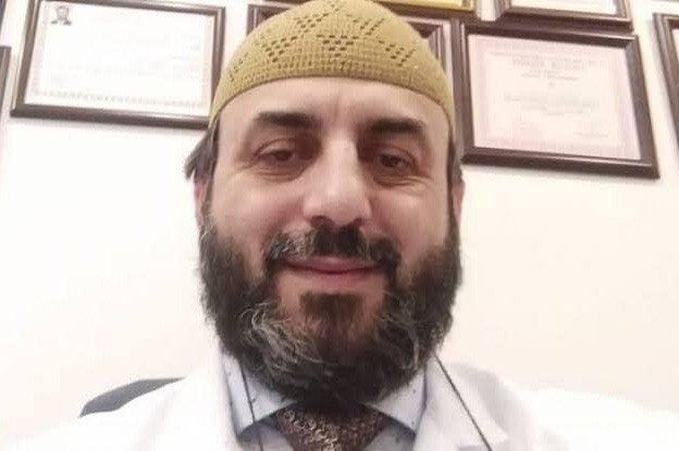 AŞI YAPTIRMAYAN DOKTOR KORONAYA YENİLDİ - 1
