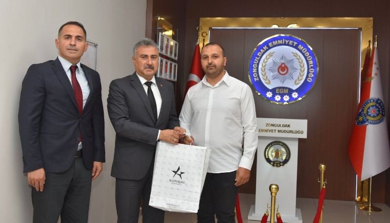 Katil zanlısını yakalayan ekipler ödüllendirildi - 1