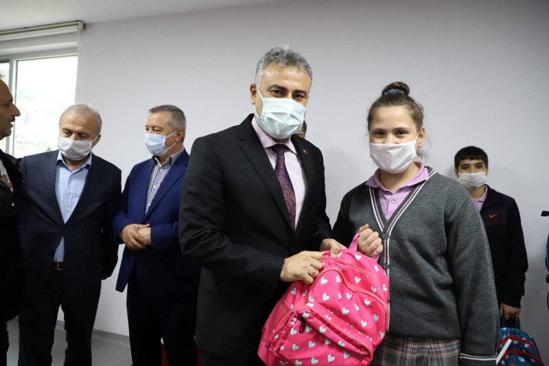 Kızılay’dan 150 öğrenciye kırtasiye yardımı - 1