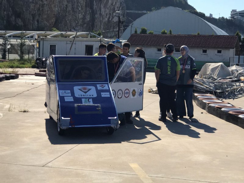 Öğrencilerin elektrikli aracı Zonguldak’ın gururu oldu… AZİMLE ÇALIŞTILAR, ÖDÜLLE DÖNDÜLER - 6
